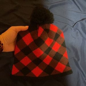 Ladies NWOT Buffalo Plaid Pom Pom Winter Hat